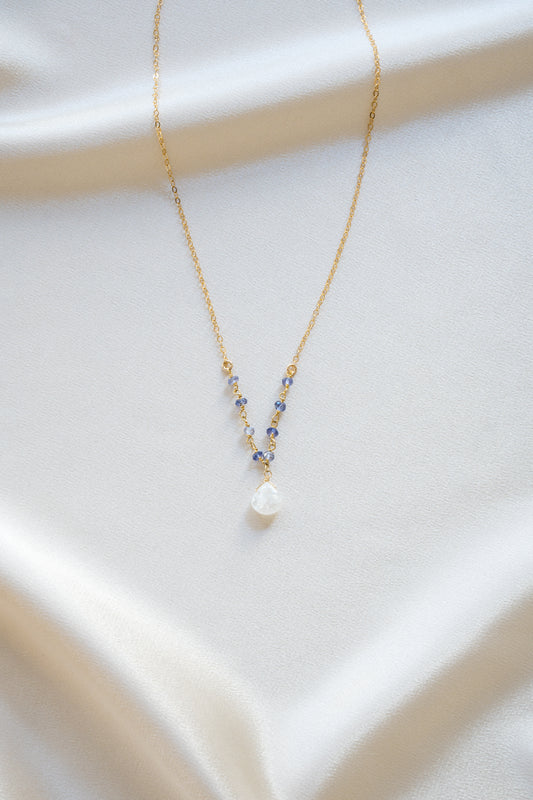 Zoé Moon Necklace